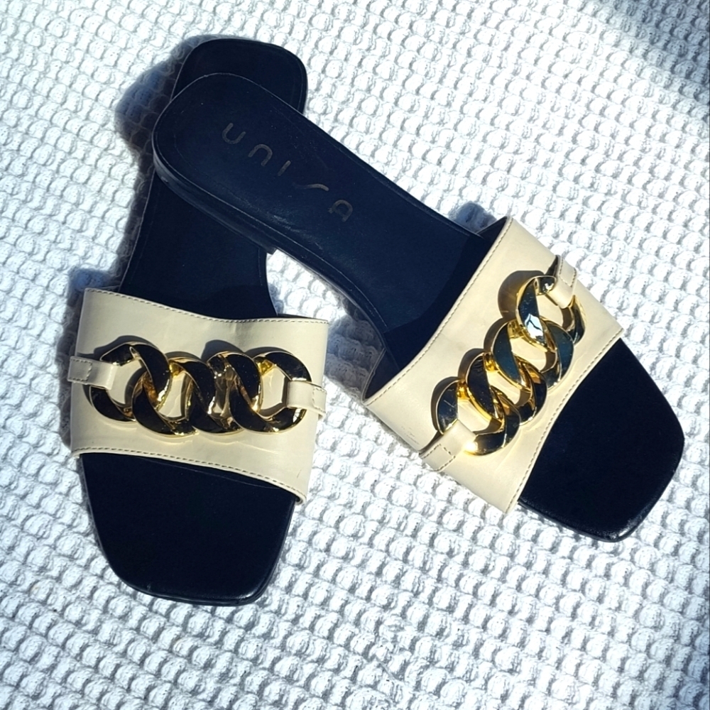 Unisa Women's Cream and Gold Chain Slide Sandals | Sz 9.5